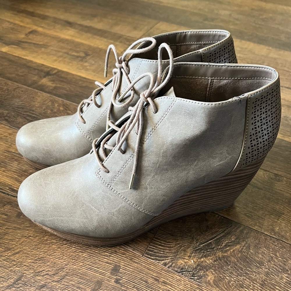 Dr. Scholl’s Wedge Booties